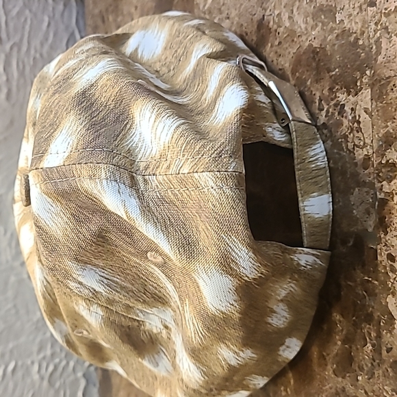 Buberry Hat - Picture 4 of 4